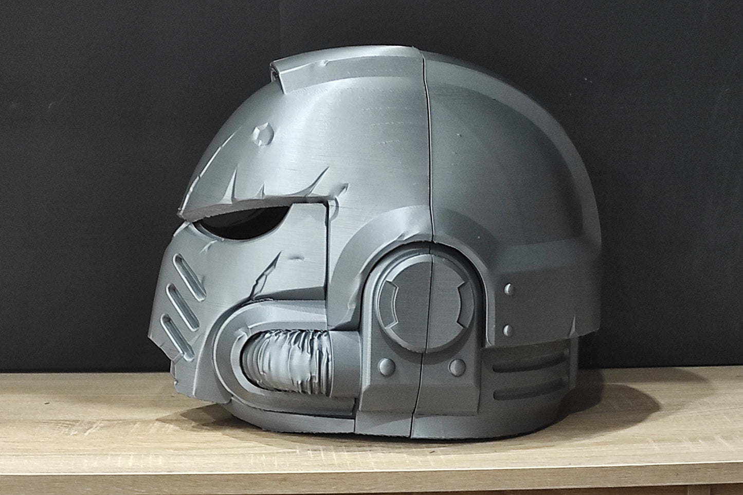 Space Marine Helmet Warhammer Veteran Damaged Primaris Astartes Helmet MK X MK 10 Wh40k Helmet Cosplay 1:1